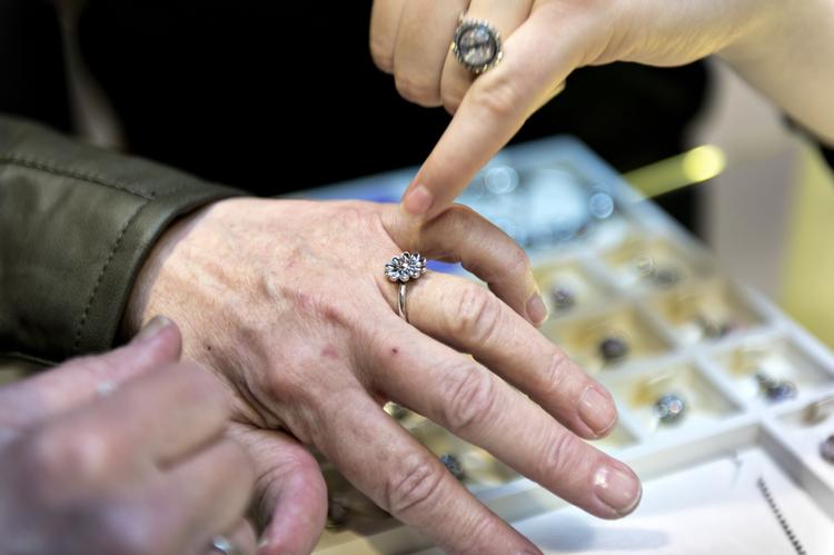 succeshistorie. Pandora er en stor succes. For et par uger siden afleverede smykkefirmaet et regnskab med en omsætning og overskud i kraftig vækst. 