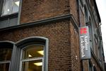 manipulation? Aarhus Lokalbank findes ikke mere. Den er blevet overtaget af Vestjysk Bank, som risikerer en millionbøde, hvis bagmandspolitiet vinder sagen om påstået kursmanipulation i lokalbanken. 