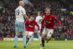 belgisk. I en bleg sæson for Manchester United var  Adnan Januzaj (th) et af lyspunkterne hos de tidligere mestre. 