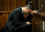 modtiltale. Oscar Pistorius er tiltalt for at have myrdet sin kæreste Reeva Steenkamp. Nu skal han mentalundersøges. 