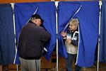 folkeafstemning. Danskerne skal stemme om den fælles europæiske patentdomstol, fordi Dansk Folkeparti og Enhedslisten er stærkt kritiske over for det nye system, som de anser for at være et alvorligt angreb på dansk suverænitet. 