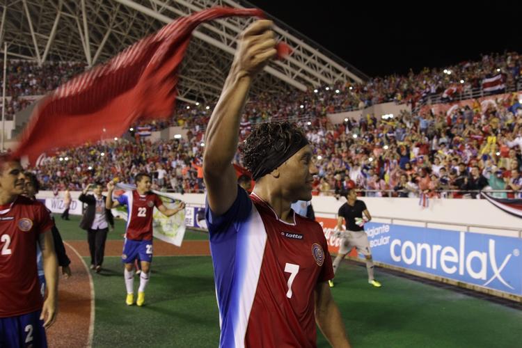 Solo. 29-årige Christian Bolaños har spillet 53 landskampe for Costa Rica – heraf 12 i kavlifikationen til VM 2014. Han var med ved VM i 2006 i Tyskland, men dengang spillede han i Saprissa i hjemlandet. 