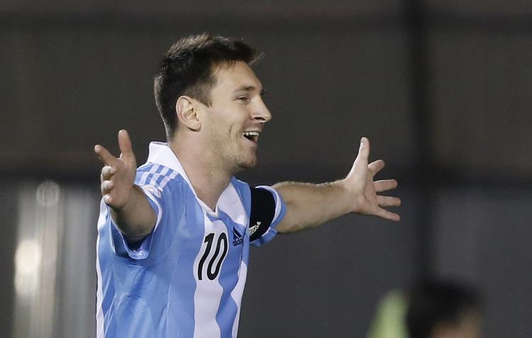 legender. Lionel Messi opfattes allerede af mange som en fodbold-legende. Men argentinske Osvaldo Ardiles mener, der skal en VM-titel til, før Messi er blandt de største. 