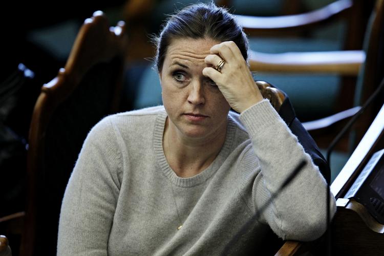 Hjørnespark. Justitsminister Karen Hækkerup (S) kritiseres for ikke at tage problemet med datasikkerhed alvorligt nok. 