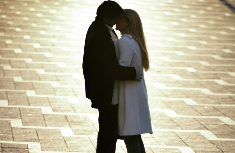 Kærlighed. I Ulrik Thomsens digt Det værste og det bedste, nævner han blandt andet kærlighed som noget af det bedste. 