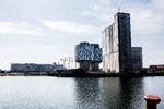 Byfornyelse. 'Hva Drikker Mølr'-siloen i den nye bydel i Nordhavn skal ombygges til boliger , selv om siloen oprindeligt skulle bruges til idræt og kultur. Kultur- og fritidsborgmester, Carl Christian Ebbesen er vred og mener, at idrætten glemmes.FOTO: By &amp; Havn / Peter Sørensen 