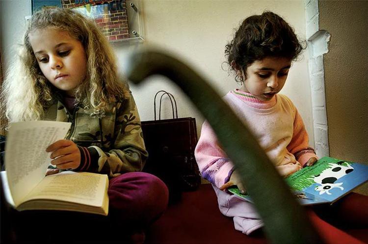 formidlingsforsøg. De fleste bogudgivelser for børn og unge er en velbevaret hemmelighed mellem forfatter, forlag og bibliotek. 