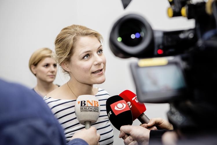 Tale. Johanne Schmidt-Nielsen (EL) vil, i sin tale til EL's årsmøde, sætte et direkte angreb ind mod regeringen og den herskende økonomiske tankegang. 