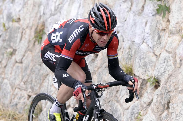 FAVORIT. Af forhåndsfavoritterne har Cadel Evans pludselig den bedste placering efter gårsdagens kaotiske etape. 