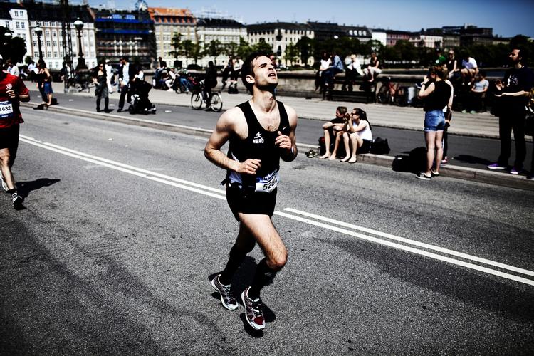 VARME. For to år siden kæmpede deltagerne i Copenhagen Marathon også med høje temperaturer. 