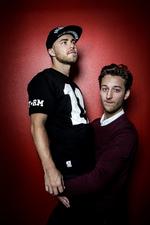 Begavede. Vennerne og radioparret Esben Bjerre og Peter Falktoft formår at debattere konflikten i Ukraine, så alle lyttere er godt underholdt og bliver klogere undervejs i radioprogrammet 'Monte Carlo'. 