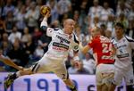 Sejr. Kolding Københavns Lukas Carlsson tager sig en flyvetur på vej mod guldet 