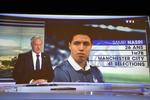 opførsel. Landstræner Didier Deschamps forklarer sit fravalg af Samir Nasri (th) på fransk tv. Nasri er slet ikke med i 30-mandstruppen, der senere skal skæres ned. 