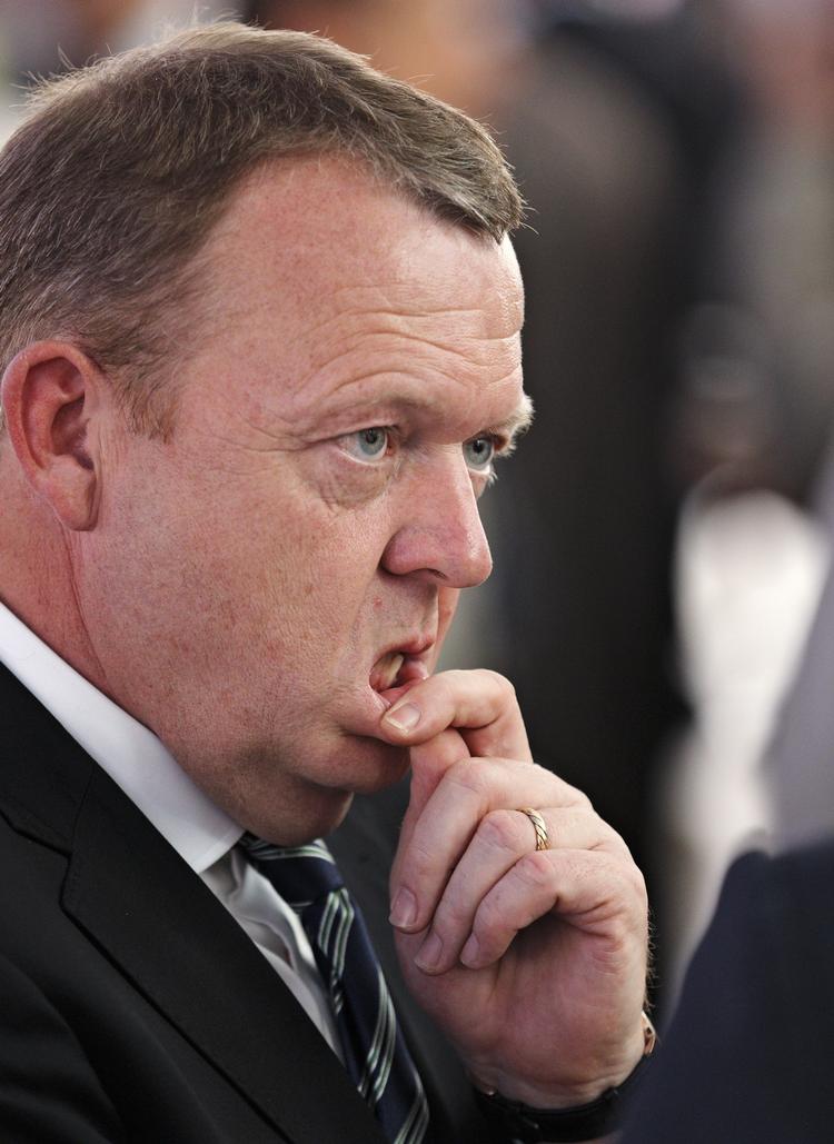 Som sundhedsminister stod Lars Løkke Rasmussen ellers selv bag rygeloven, som forbyder rygning på alle arbejdspladser og restaurationer. Loven blev indført for at beskytte ikke-rygere mod skadelige partikler fra tobaksrøg. 