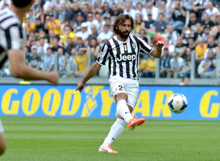 1-0. Med et af sine klassiske frispark bragte Andrea Pirlo Juventus på sejrskurs. Igen. 