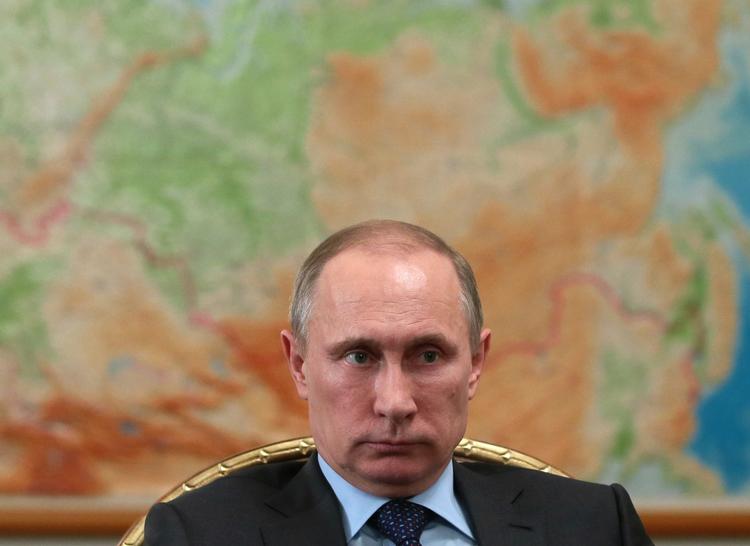 Sammenligning. Storbritanniens prins Charles skulle angiveligt under en tur til Canada  have sammenlignet Putin med Hitler under en samtale med en jødisk kvinde, der flygtede fra Polen under Anden Verdenskrig. 