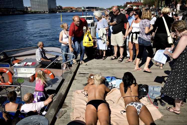 Tætpakket. Dem her kan vi løbe ind i i stor stil midt på ugen, men de er nok væk igen i weekenden, så nyd dem. Turisterne altså. 