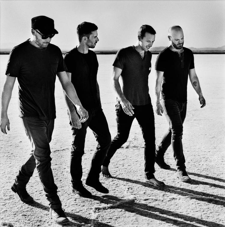 Ørkenterapi. Med epicenter i Chris Martins nylige skilsmisse har Coldplay skabt et overraskende dæmpet album. Det klæder dem, men noget skælvende værk bliver det aldrig. 