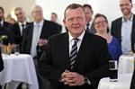 Central. Lars Løkke Rasmussen (V) har afgørende betydning for sammenhængen i oppositionens regeringsalternativ, mener kommentatorer 