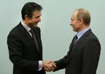 Buddies. Putin og Fogh. Sidste AP-billede her af de to er fra 2009. Der var de glade nok. Sådan er det ikke mere. 