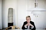 Vaner. Vaner betyder mere end økonomi, siger kulturminister Marianne Jelved. Derfor ønsker hun og regeringen at ændre folks vaner, så børnene kan tage forældre med på f.eks. museum. 