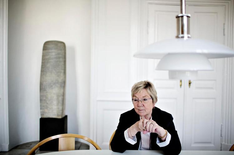 Vaner. Vaner betyder mere end økonomi, siger kulturminister Marianne Jelved. Derfor ønsker hun og regeringen at ændre folks vaner, så børnene kan tage forældre med på f.eks. museum. 