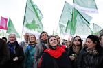 reformerede. Lærerne blev sidste år smidt hjem fra skolerne, da Kommunernes Landsforening lockoutede dem i striden om deres nye arbejdstider. Siden vedtog regeringen den nye folkeskolereform, som træder i kraft efter sommerferien. 