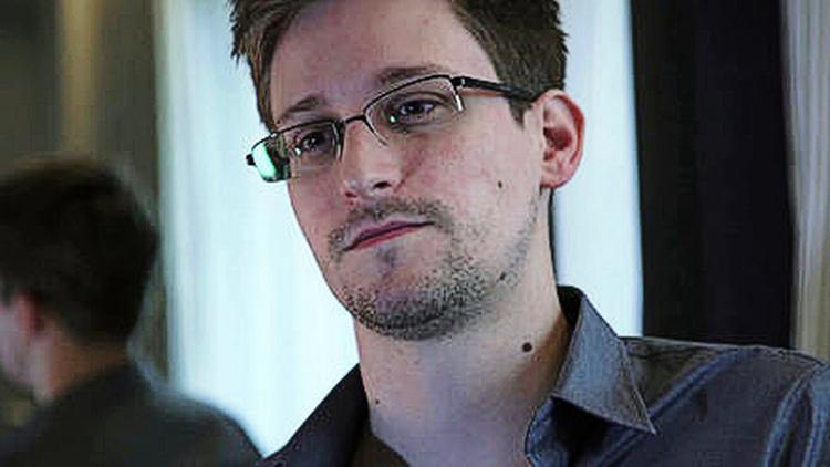 Filmisk. Historien om Snowden har alt det, filmfolk kan drømme om - bortset fra en slutning. 