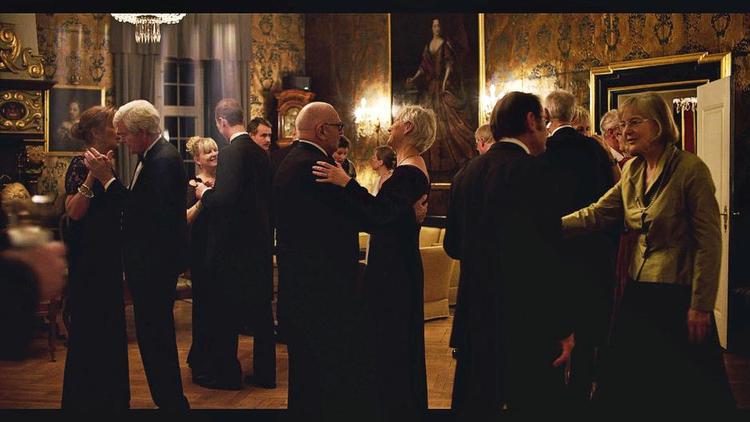Pardans. Juleaften festes der efter alle pæne konventioner for beboerne på Vemmetofte Kloster. Klosteret har siden 1976 været en meget speciel slags seniorbolig for nøje udvalgte almindelige danske borgere. 