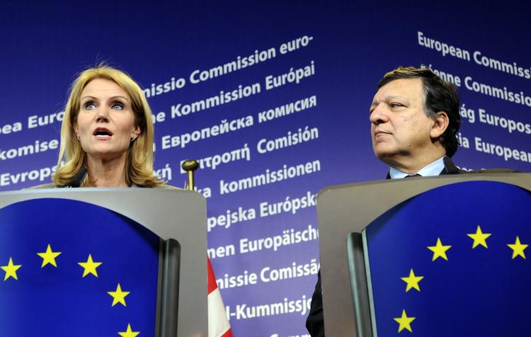 TYVSTART. Helle Thorning-Schmidt har sagt god for, at danske medier kan offentliggøre vaglresultater før valgstederne er lukke i resten af EU. 