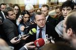 Bilagssag. Lars Løkke Rasmussen erkender, at »situationen er alvorlig« i Venstre. 