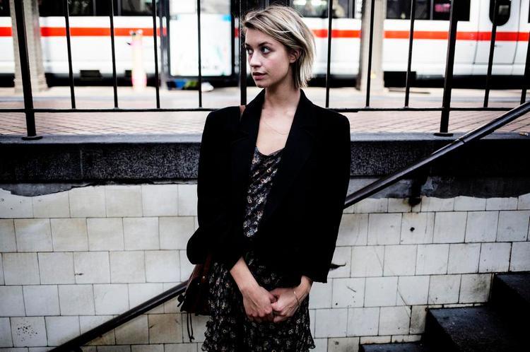 Igen. Sara Hjort på Hovedbanegården, hvor hun kommer hver uge, når hun rejser mellem København og Århus. 