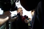 Skudlinjen. Lars Løkke Rasmussen er ude i sit livs politiske kamp efter endnu en bilagssag har sået tvivl om hans troværdighed og moral. 