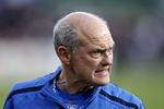 Afgang. FC Vestsjællands træner,. Ove Pedersen, stopper. Her skærer han tænder over en 0-0-kamp mod Hobro. 