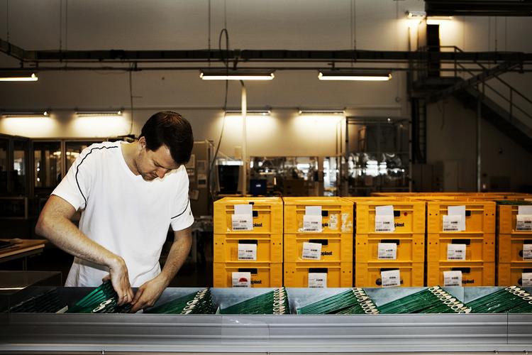jobrotation. Coloplast bliver kritiseret for at nedlægge jobs i Danmark og oprette nye i Ungarn med EU-støtte. 