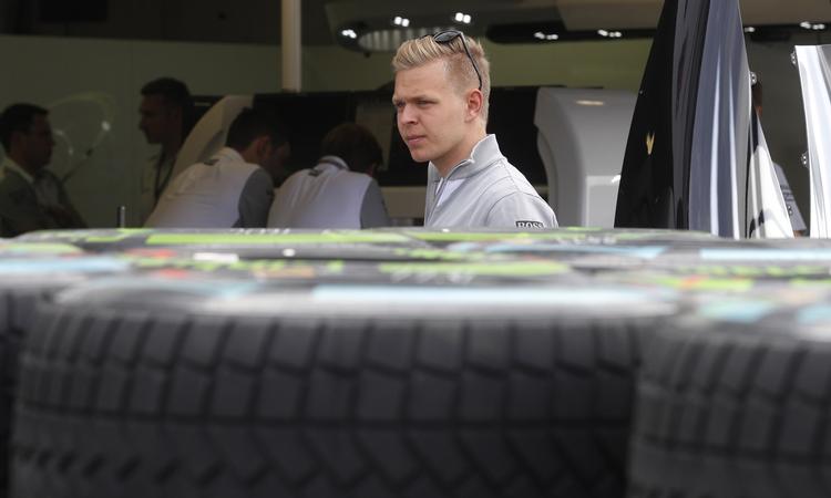 Comeback? Magnussen og holdkammeraten Jenson Button har ikke fået VM-point siden løbet i Malaysia for snart to måneder siden. 