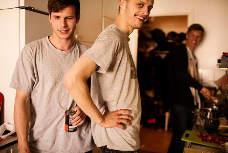 Hinsidan. Danske Jeppe Hedegaard, Jacob Slaatto og Andreas Boje læser antropologi på 2. semester sammen med seks andre danskere og en række svenskere på universitetet i Lund. 