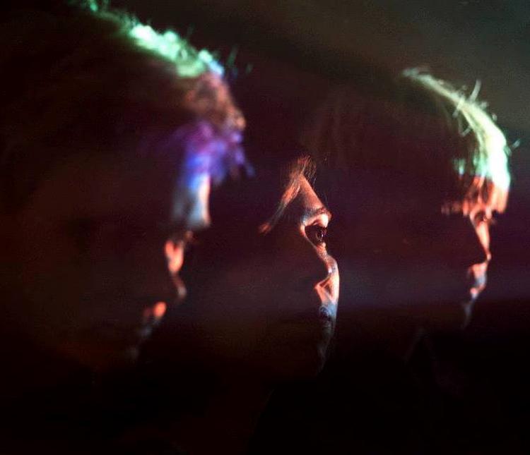 Udvikling. Ice Cream Cathedral bevæger sig væk fra debutalbummets skønhedssøgende indiepop på opfølgeren 'Sudden Anatomy'. Fredag aften møder de Sleep Party People i Jazzhouse. 