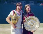 VINDERPAR. I 1974 vandt kæresteparret Jimmy Connors og Chris Evert hver deres singlerække i Wimbledon. 