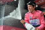 ENKELTSTART. Som hurtigste mand i dagens enkeltstart kørte Rogoberto Uran sig i den lyserøde Giro-førertrøje. 