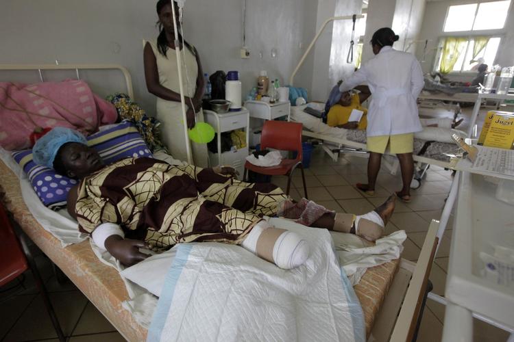 angreb. Tirsdag eksploderede to bilbomber i den nigerianske by Jos. 118 mistede livet. Kvinden i hospitalssengen her er Christiana Atongdagama, der er en af de mange sårede. Myndighederne beskylder den militante, islamiske gruppe Boko Haram for at stå bag. I dag plyndrede gruppen den tredje landsby denne uger, mener myndighederne. 