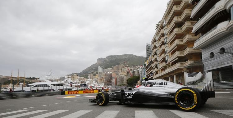 top-10. Kevin Magnussen styrer sin racer gennem en af kurverne på banen i Monaco. 