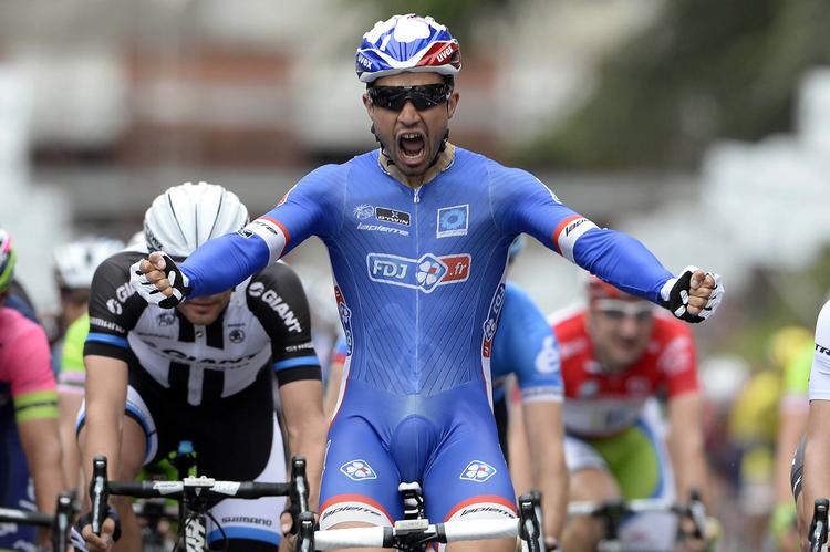 Spænding. Nacer Bouhanni var blot en halv hjullængde foran nærmeste konkurrent. 
