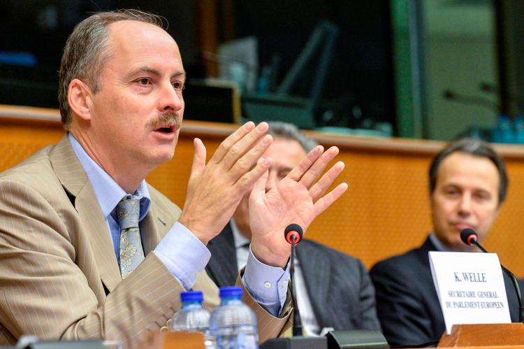 chef. Klaus Welle er en af hjernerne bag forvandlingen af Europaparlamentet fra en politisk elefantkirkegård til en stadig mere potent, udadvendt og magtfuld institution. 