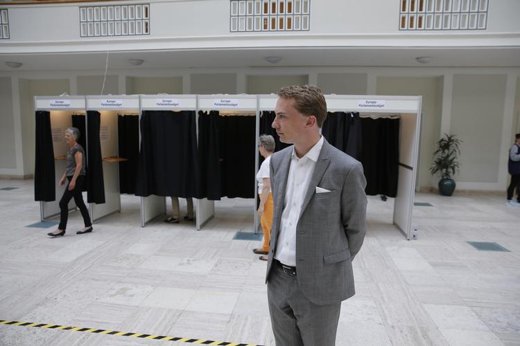 UPS. Her på Gentofte Rådhus skulle Morten Messerschmidt ikke stemme. 
