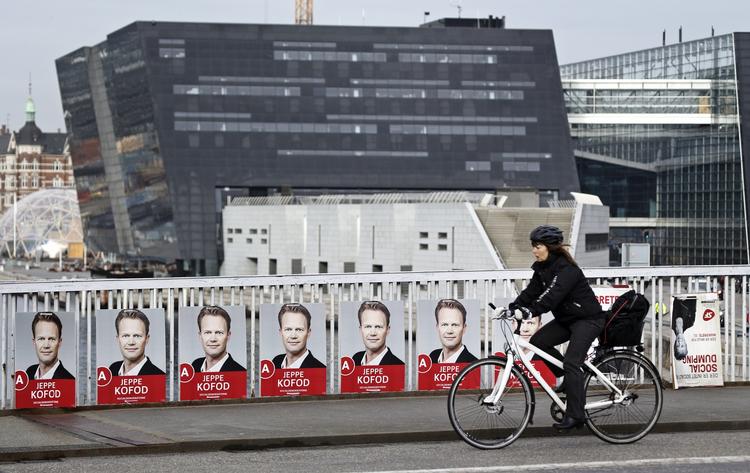 Københavneri. Hvis københavnerne var ene om at bestemme, ville S få næsten hver fjerde stemme, mens V og DF falder ned på ca. 15 pct. 