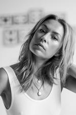 Budskab. 'Karen har varen' stod der på en t-shirt som Karen Rosenberg troppede op i til en Danish Music Awards-fest for mange år siden. Og varen, den har hun endnu. 