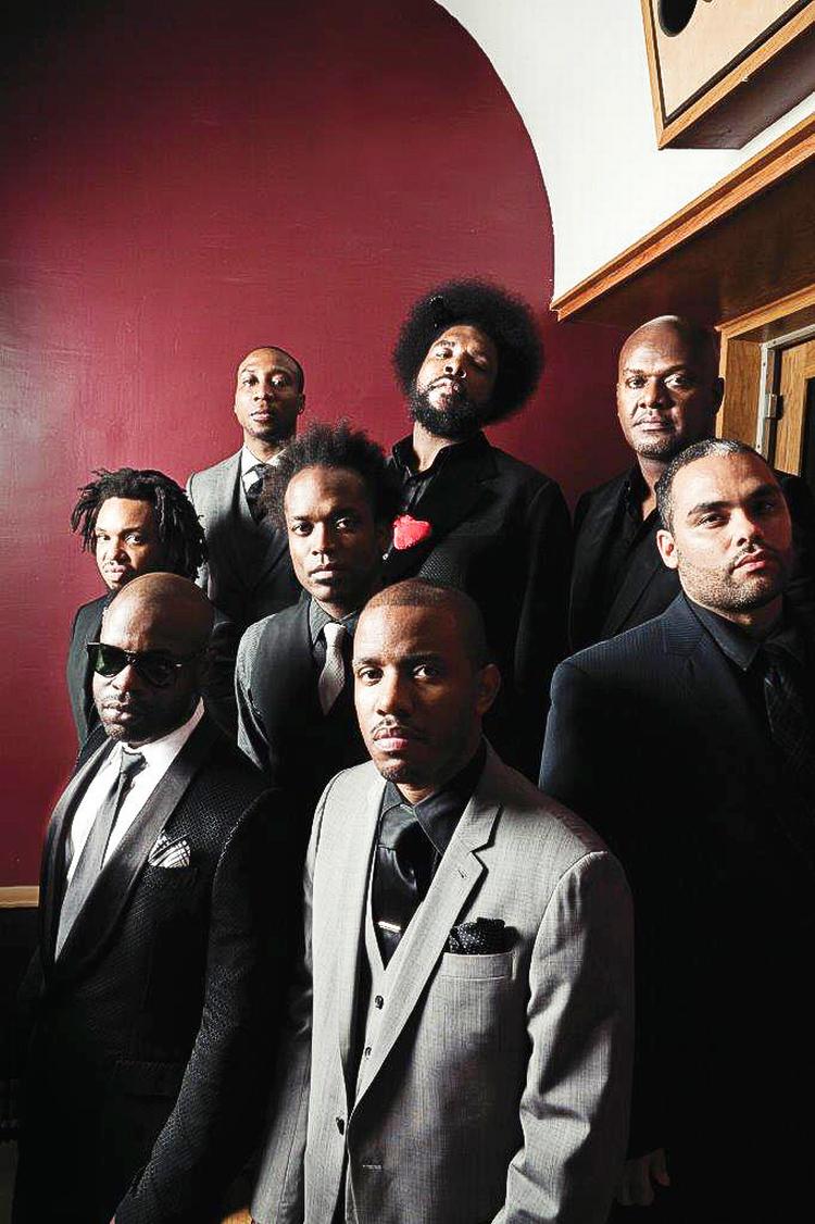 husorkester. The Roots er til daglig husorkester i Jimmy Fallons talkshow The Tonight Show. 