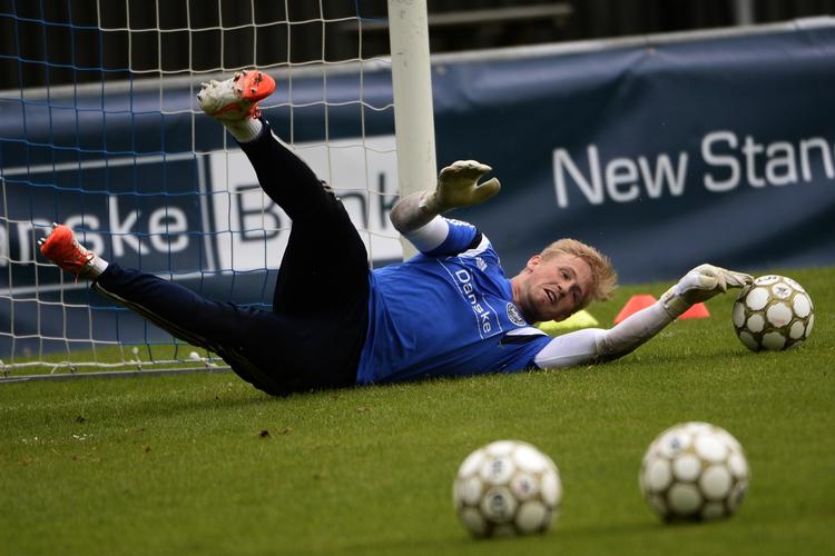 Sommerferie. Efter onsdagskampen mod Sverige kan målmanden læne sig tilbage et par uger, inden forberedelserne til den kommende sæson i Premier League indledes. 