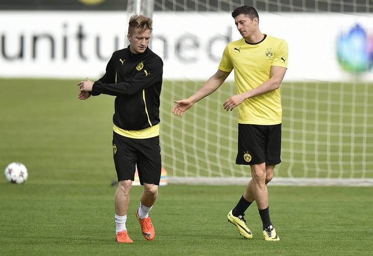 Skillevej. Lewandowski fortsætter karrieren i Bayern München, mens Reus, der er en af Europas mest eftertragtede spillere, har kontrakt i endnu et par sæsoner. 